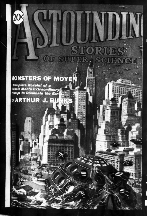Astounding Stories 'Monsters of Moyen' — Alien Craft Attack New York, c.1930